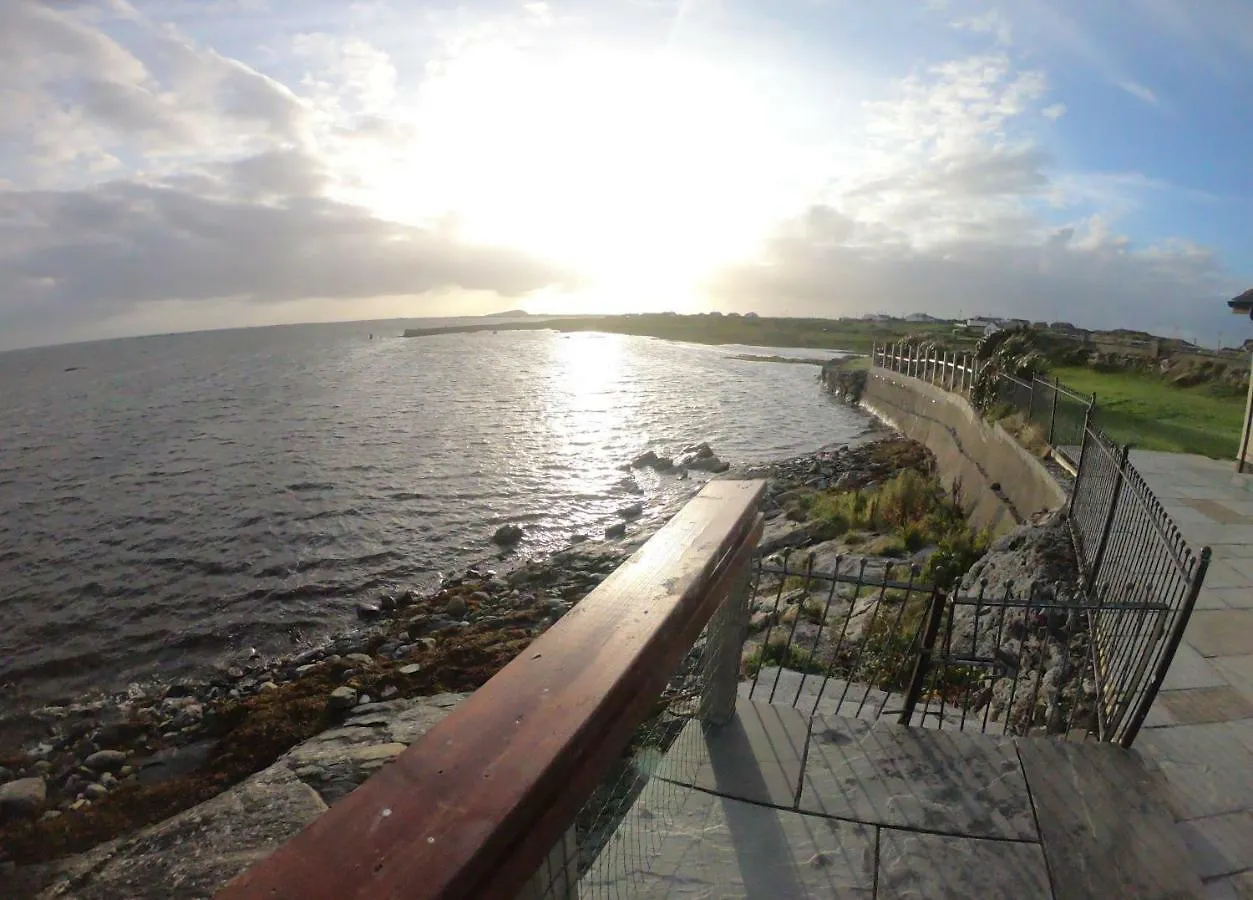 Holiday home Waters Edge Villa Galway